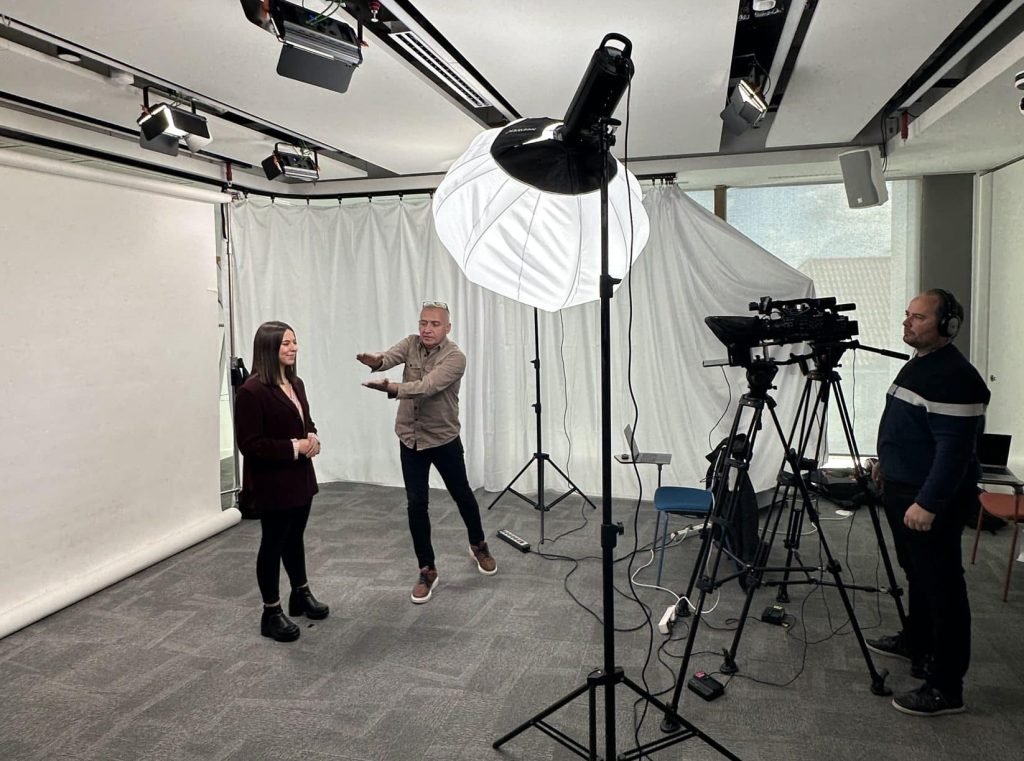 Ana Llorente Pérez trabajando como Content Strategist en una campaña de marketing